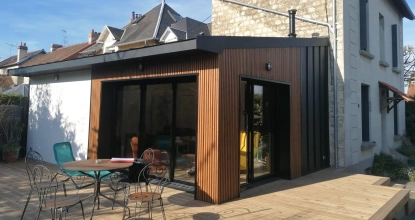 Image Réalisation d'une extension multi-matériaux et d'une terrasse en bois à Caen